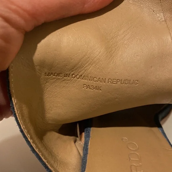 Bernardo Suede Sandals, Size 7 1/2 - Picture 4 of 11